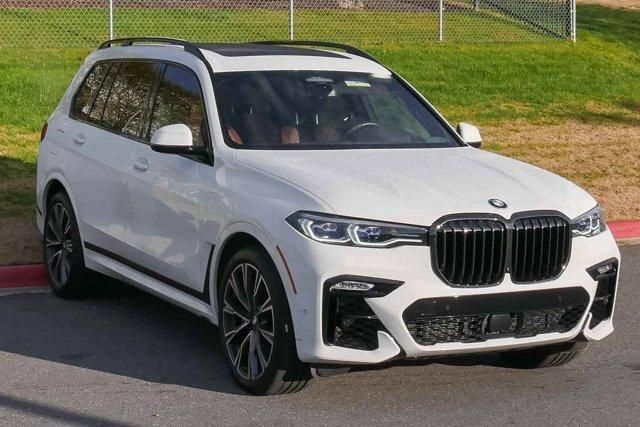 2022 BMW X7 M50i