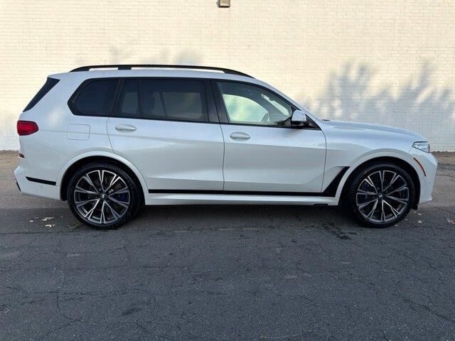 2022 BMW X7 M50i