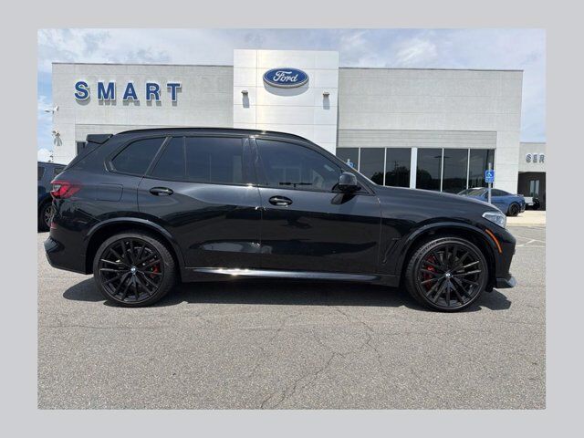 2021 BMW X5 M50i