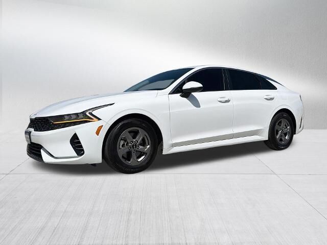 2022 Kia K5 LXS — photo 1 of 13