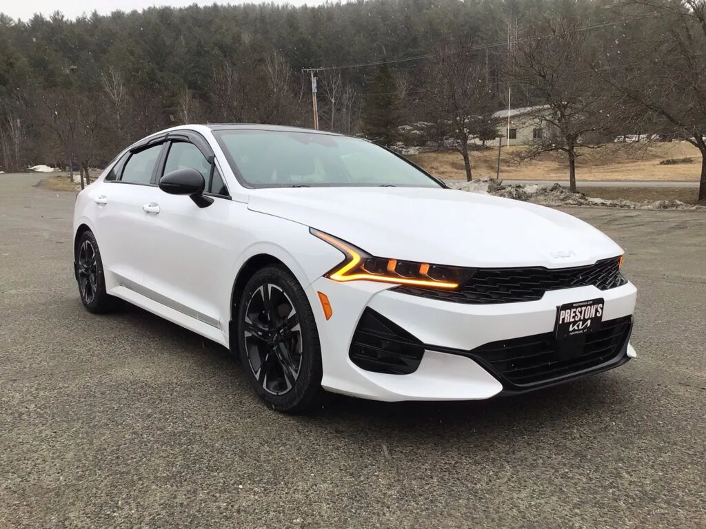 2024 Kia K5 GT-Line — photo 1 of 2