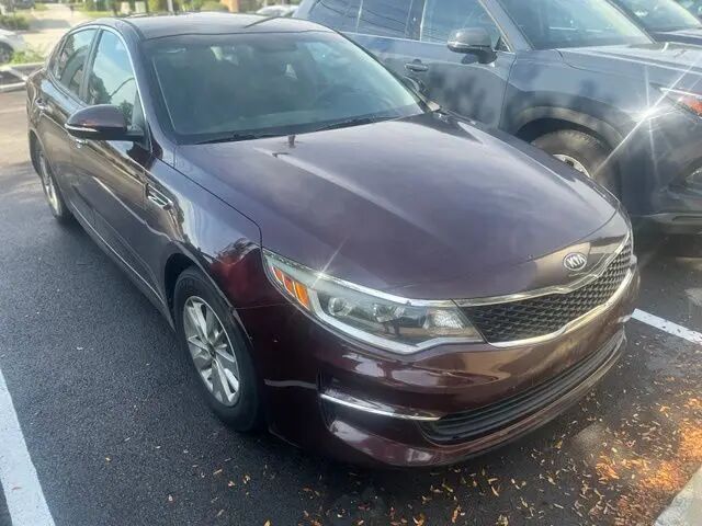 2018 Kia Optima LX — photo 1 of 13