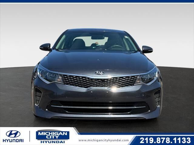 2018 Kia Optima S — photo 1 of 13