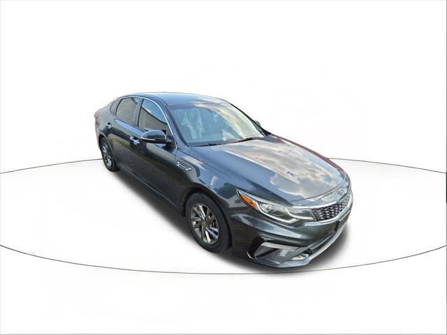 2019 Kia Optima LX — photo 1 of 3