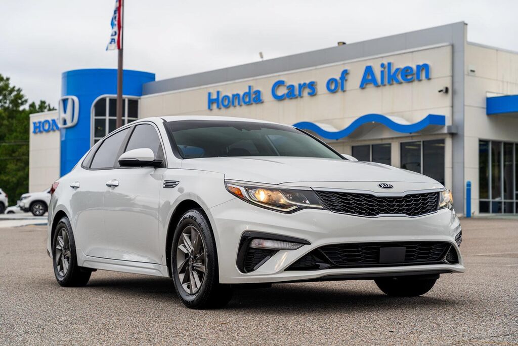 2020 Kia Optima LX — photo 1 of 13