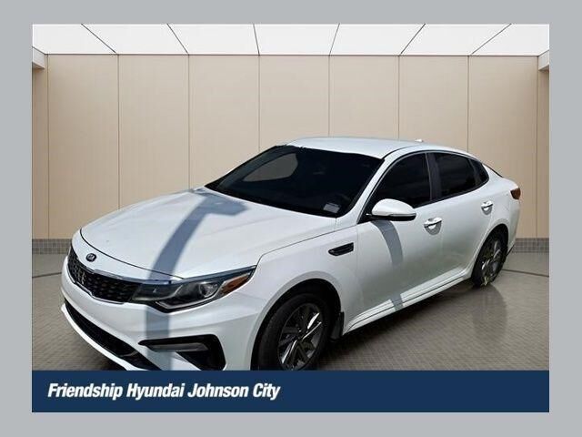 2019 Kia Optima LX — photo 1 of 31