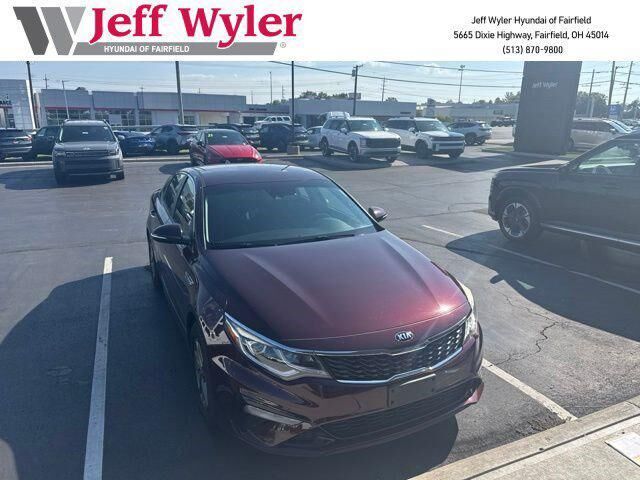 2019 Kia Optima LX — photo 1 of 13