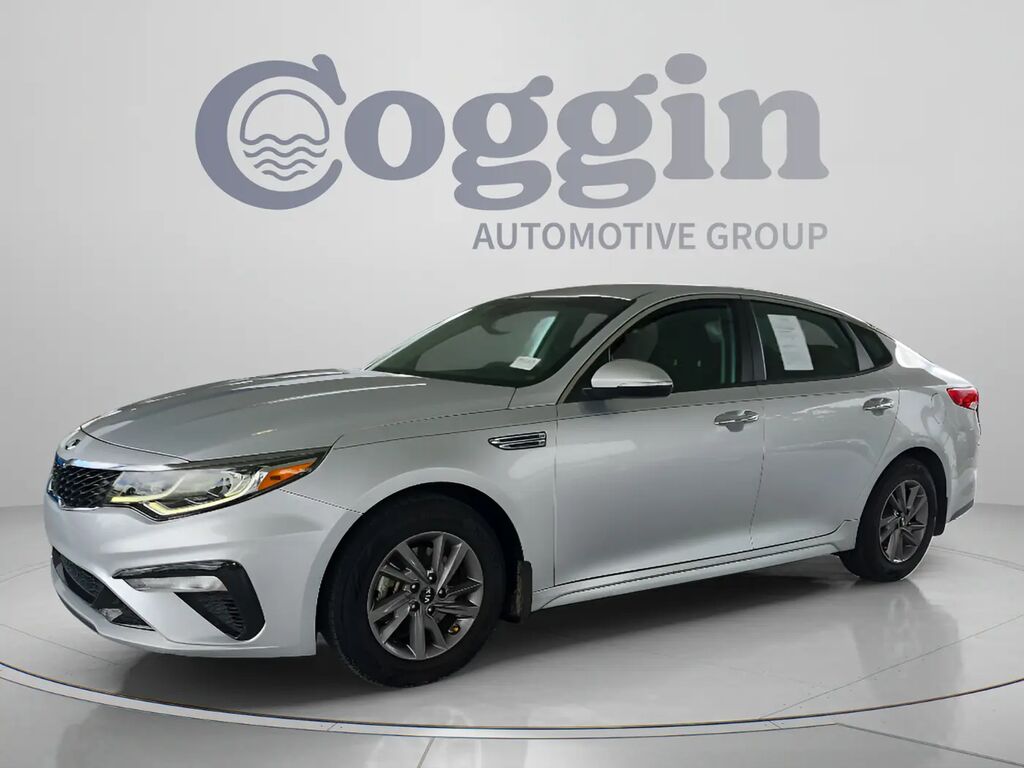 2020 Kia Optima LX — photo 1 of 14