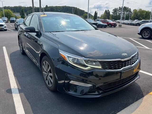 2019 Kia Optima LX — photo 1 of 13