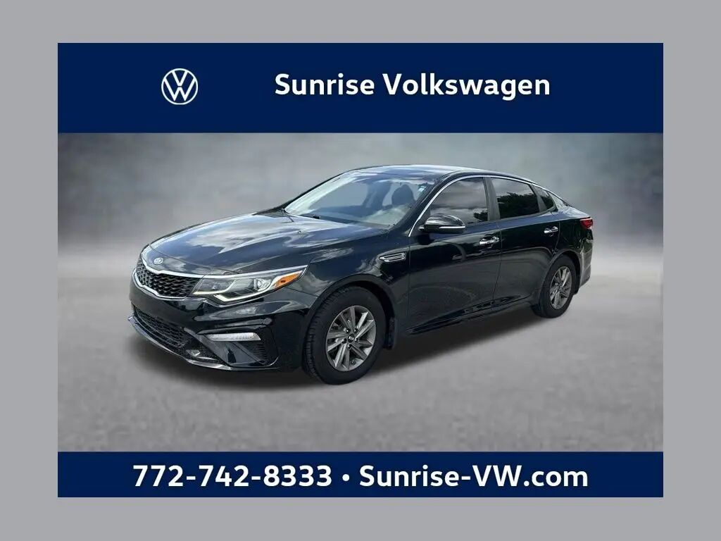 2020 Kia Optima LX — photo 1 of 14