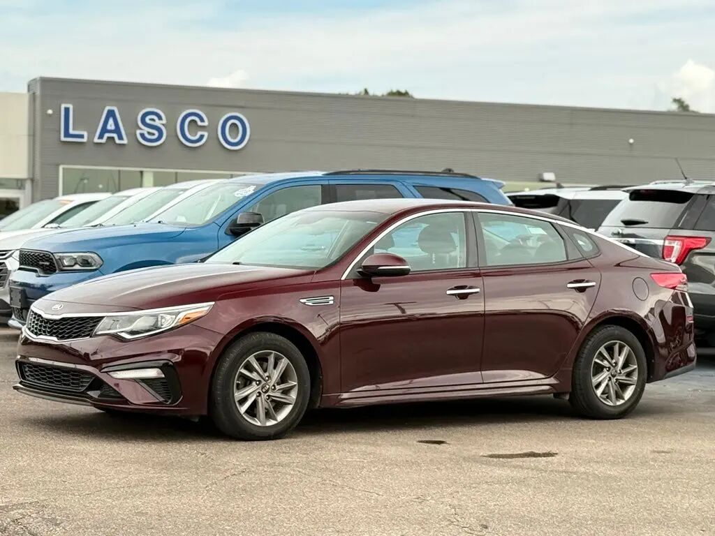 2020 Kia Optima LX — photo 1 of 14