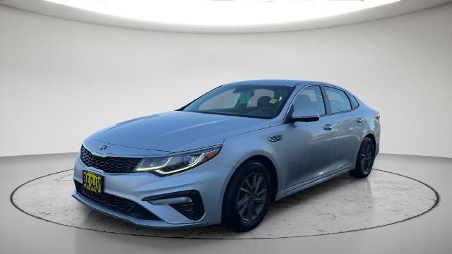 2020 Kia Optima LX — photo 1 of 13
