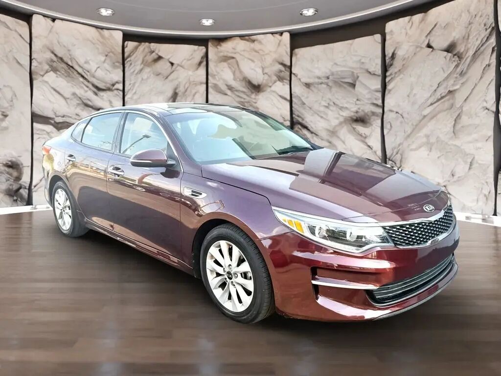2017 Kia Optima EX — photo 1 of 13