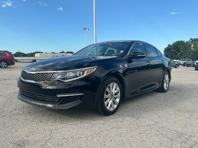 2018 Kia Optima EX — photo 1 of 13