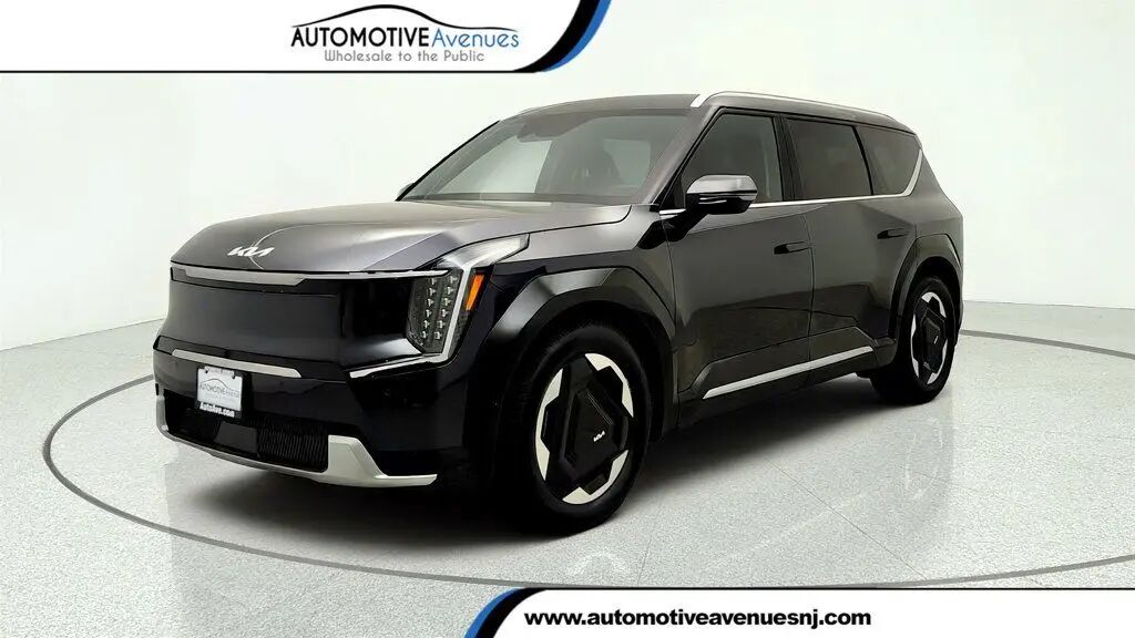 2026 Kia EV9 Land — photo 1 of 17