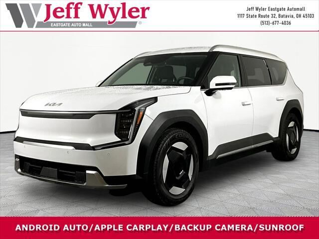 2025 Kia EV9 Wind — photo 1 of 13