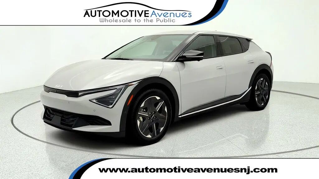 2025 Kia EV6 Light Long Range — photo 1 of 13