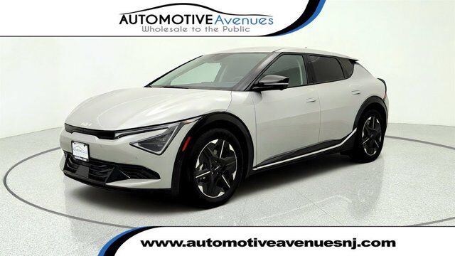 2025 Kia EV6 Wind — photo 1 of 15