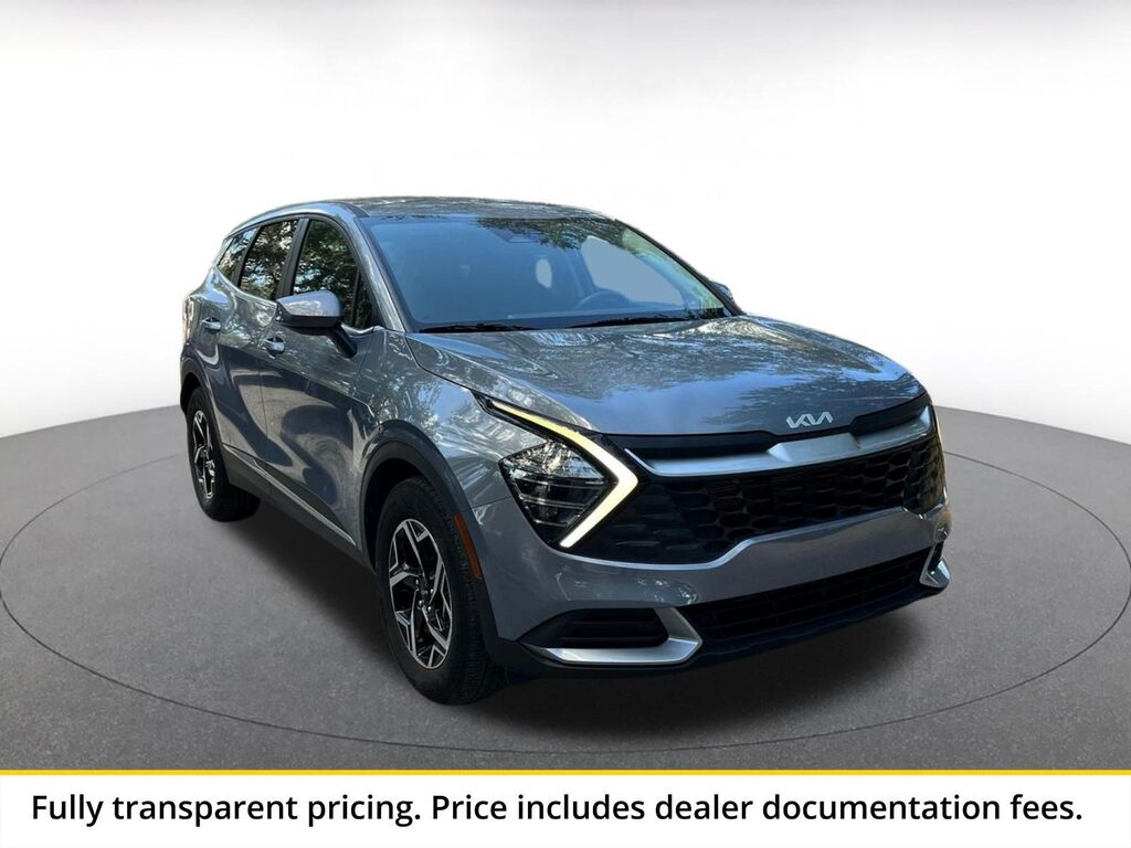 2025 Kia Sportage LX — photo 1 of 13