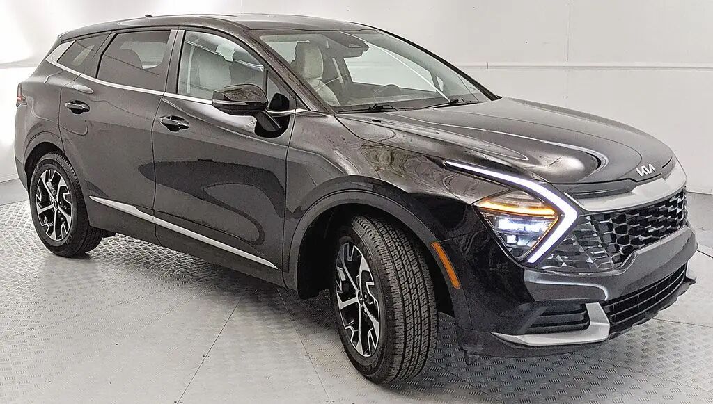 2024 Kia Sportage EX — photo 1 of 13
