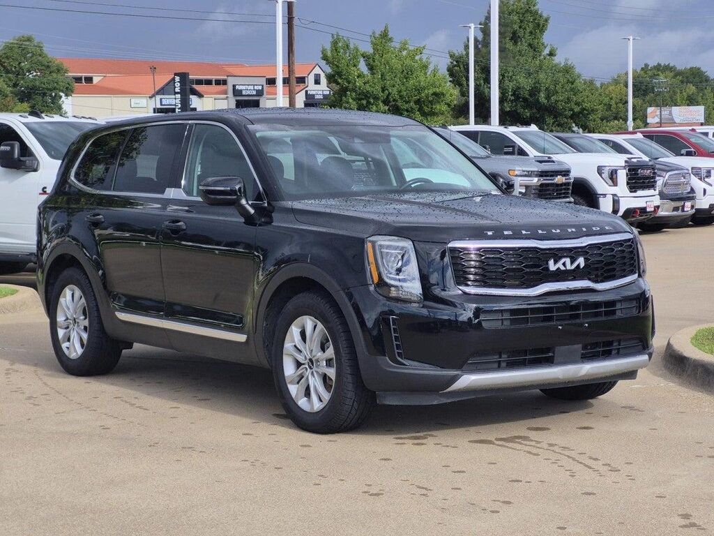 2022 Kia Telluride LX — photo 1 of 1