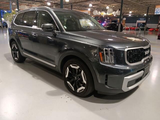 2023 Kia Telluride EX — photo 1 of 24