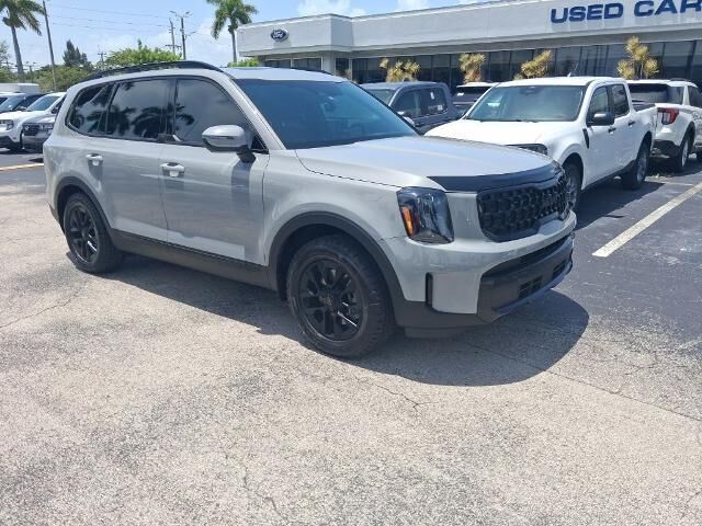 2025 Kia Telluride EX X-Pro — photo 1 of 13