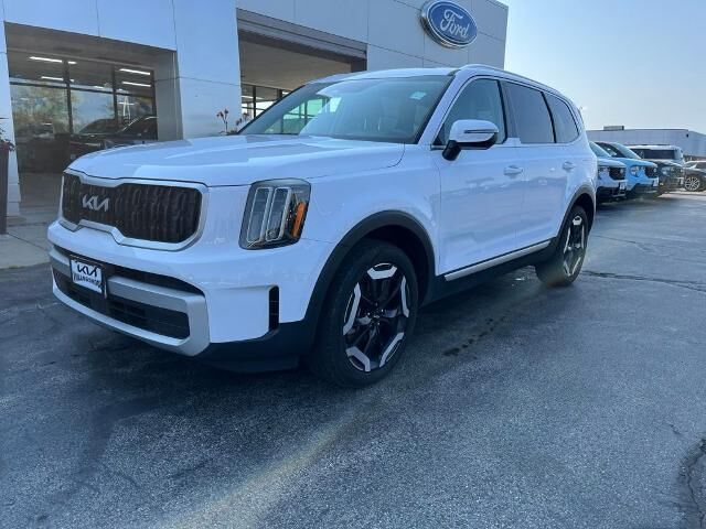 2024 Kia Telluride EX — photo 1 of 39
