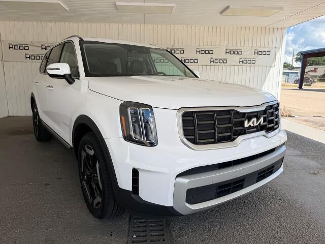 2025 Kia Telluride S — photo 1 of 26
