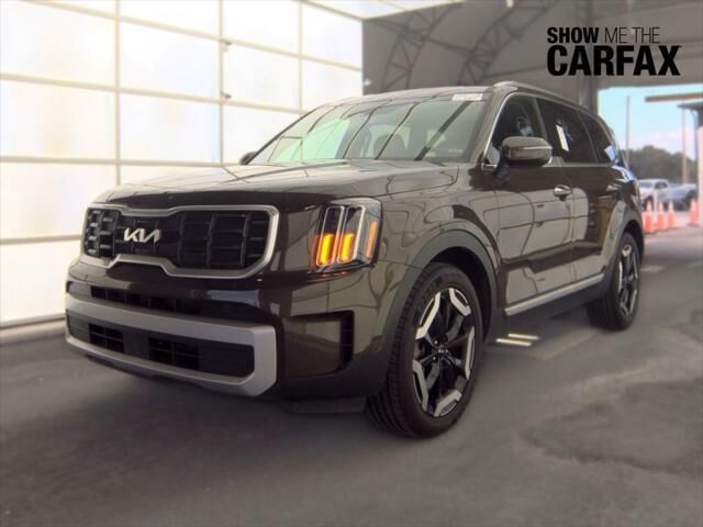 2025 Kia Telluride S — photo 1 of 8