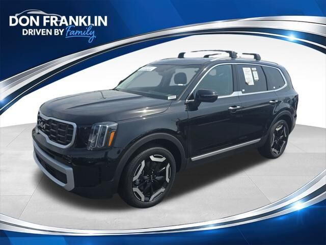 2024 Kia Telluride S — photo 1 of 26