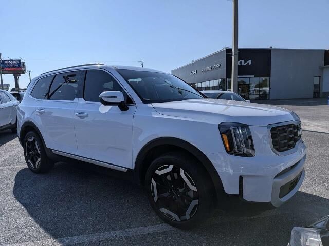 2025 Kia Telluride S — photo 1 of 13