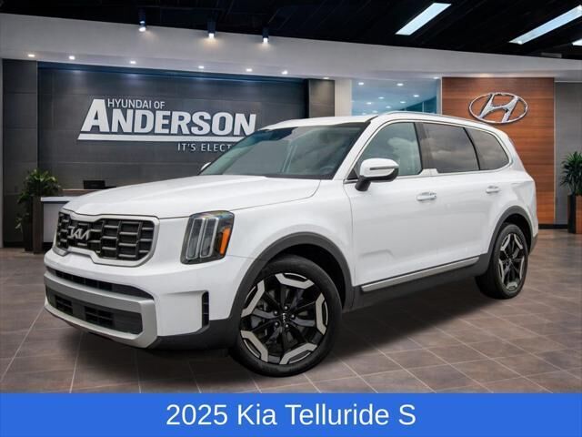 2025 Kia Telluride S — photo 1 of 12