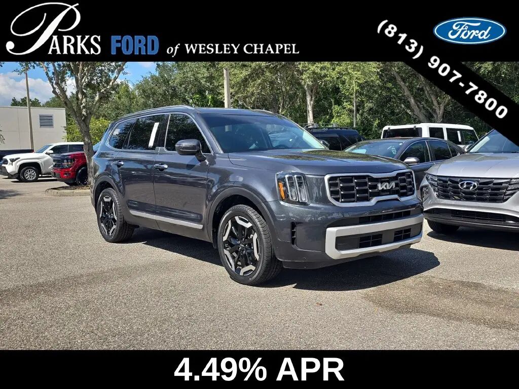 2024 Kia Telluride S — photo 1 of 13