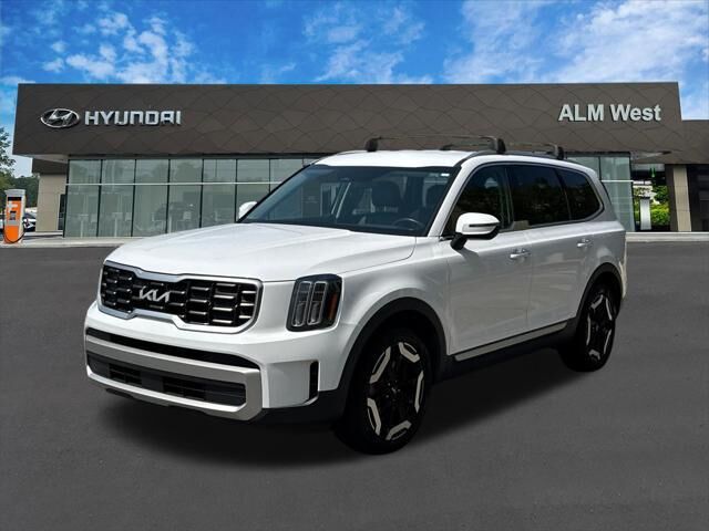2023 Kia Telluride S — photo 1 of 26