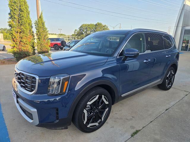 2025 Kia Telluride S — photo 1 of 13
