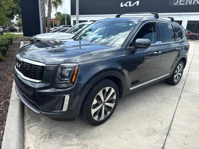 2022 Kia Telluride S — photo 1 of 13