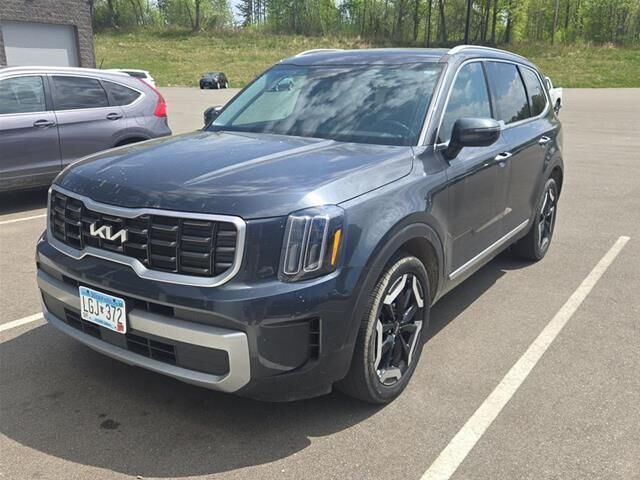 2024 Kia Telluride S — photo 1 of 2