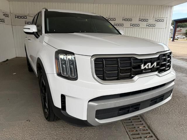 2023 Kia Telluride S — photo 1 of 26