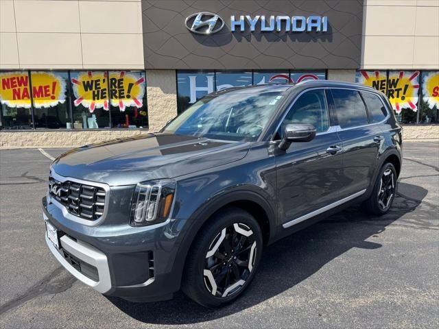 2024 Kia Telluride S — photo 1 of 13