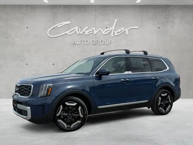 2025 Kia Telluride S — photo 1 of 10
