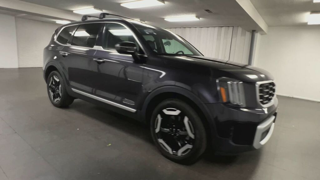 2025 Kia Telluride S — photo 1 of 7