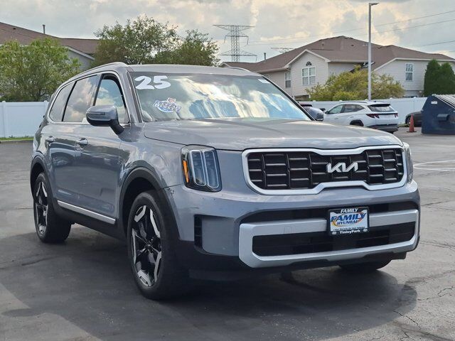 2025 Kia Telluride S — photo 1 of 1