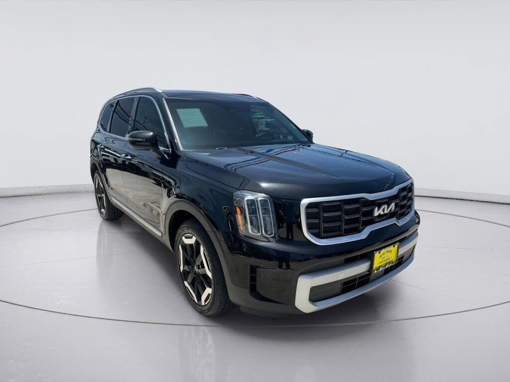 2023 Kia Telluride S — photo 1 of 14