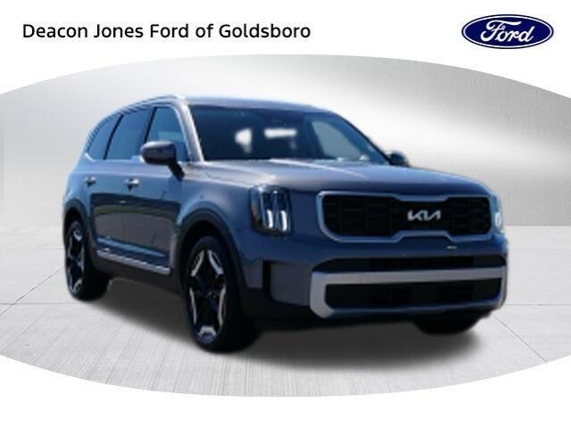2023 Kia Telluride S — photo 1 of 26