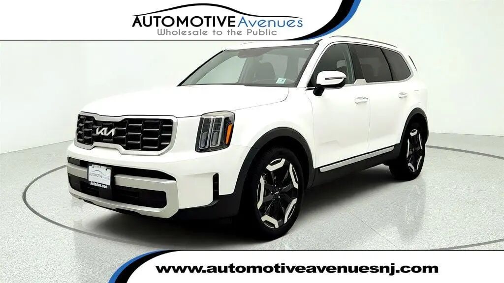 2024 Kia Telluride S — photo 1 of 26