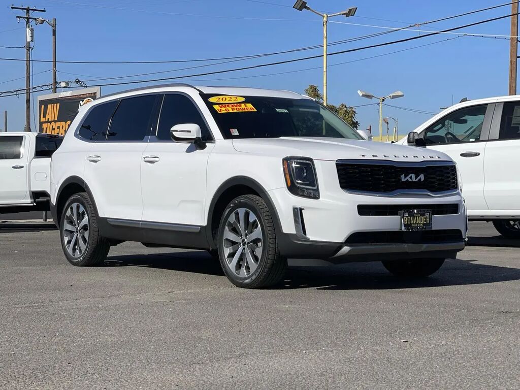 2022 Kia Telluride S — photo 1 of 13