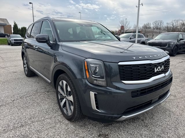 2022 Kia Telluride S — photo 1 of 13