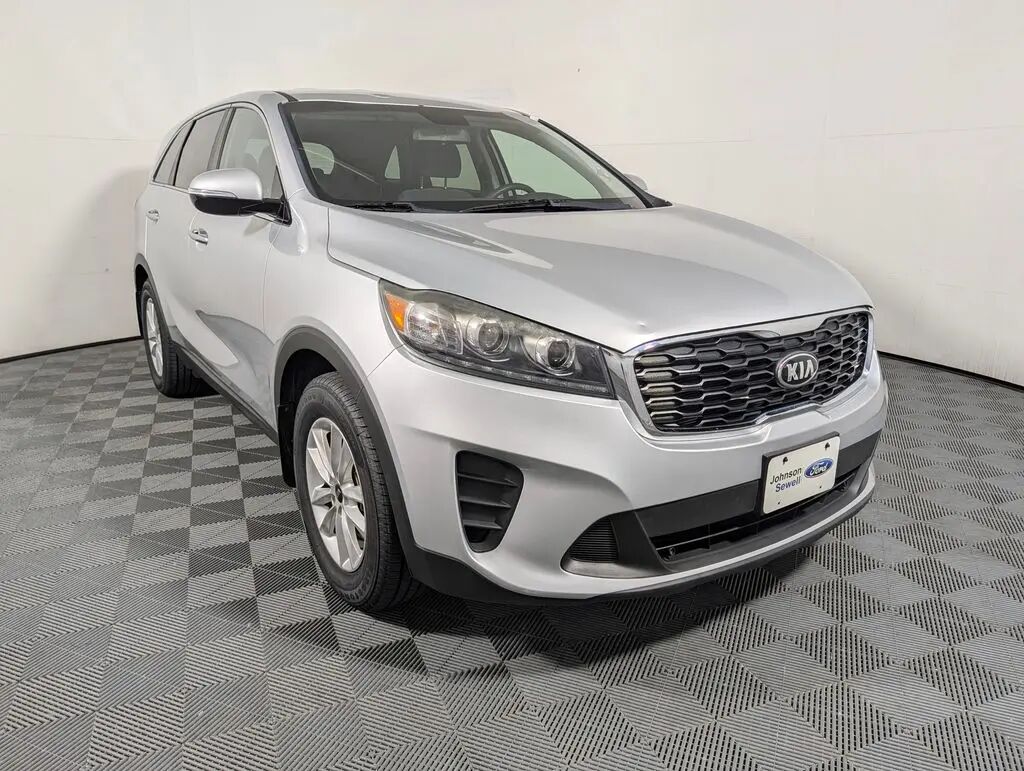 2019 Kia Sorento L — photo 1 of 14