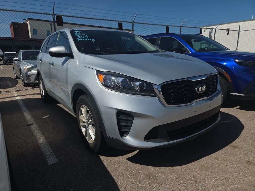 2020 Kia Sorento L — photo 1 of 11